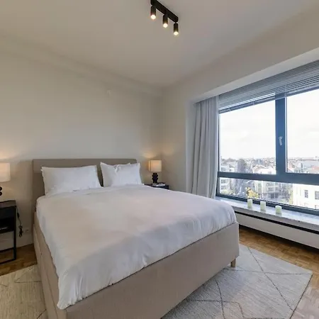 Penthouse Luxe 3 Bedrooms Center Apartment